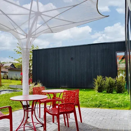 Mit Pool Little King, Little Dagobert Apartman Heimburg