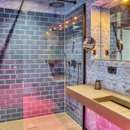 Mit Pool Little King, Little Dagobert Apartman *