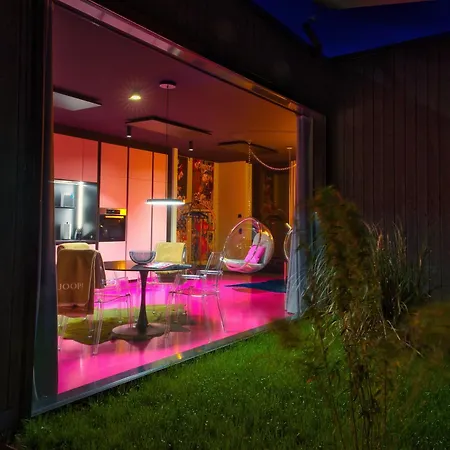 Mit Pool Little King, Little Dagobert *