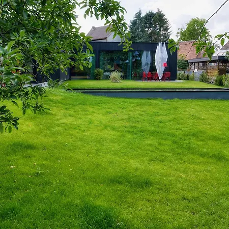 Mit Pool Little King, Little Dagobert Apartman *