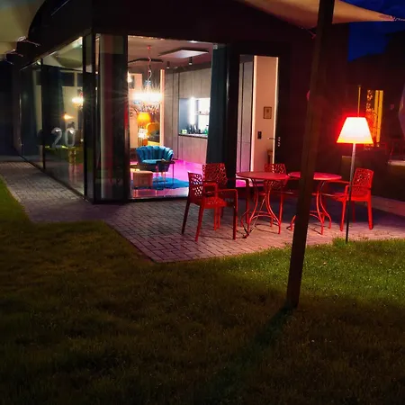 Mit Pool Little King, Little Dagobert *